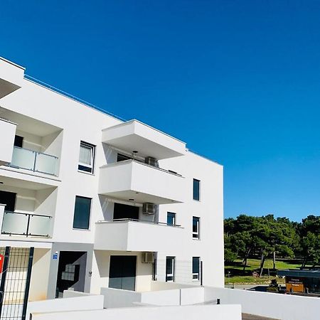 Apartment Alexandra Premantura Esterno foto